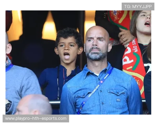 球员家属看台现身成比赛亮点，球员家长